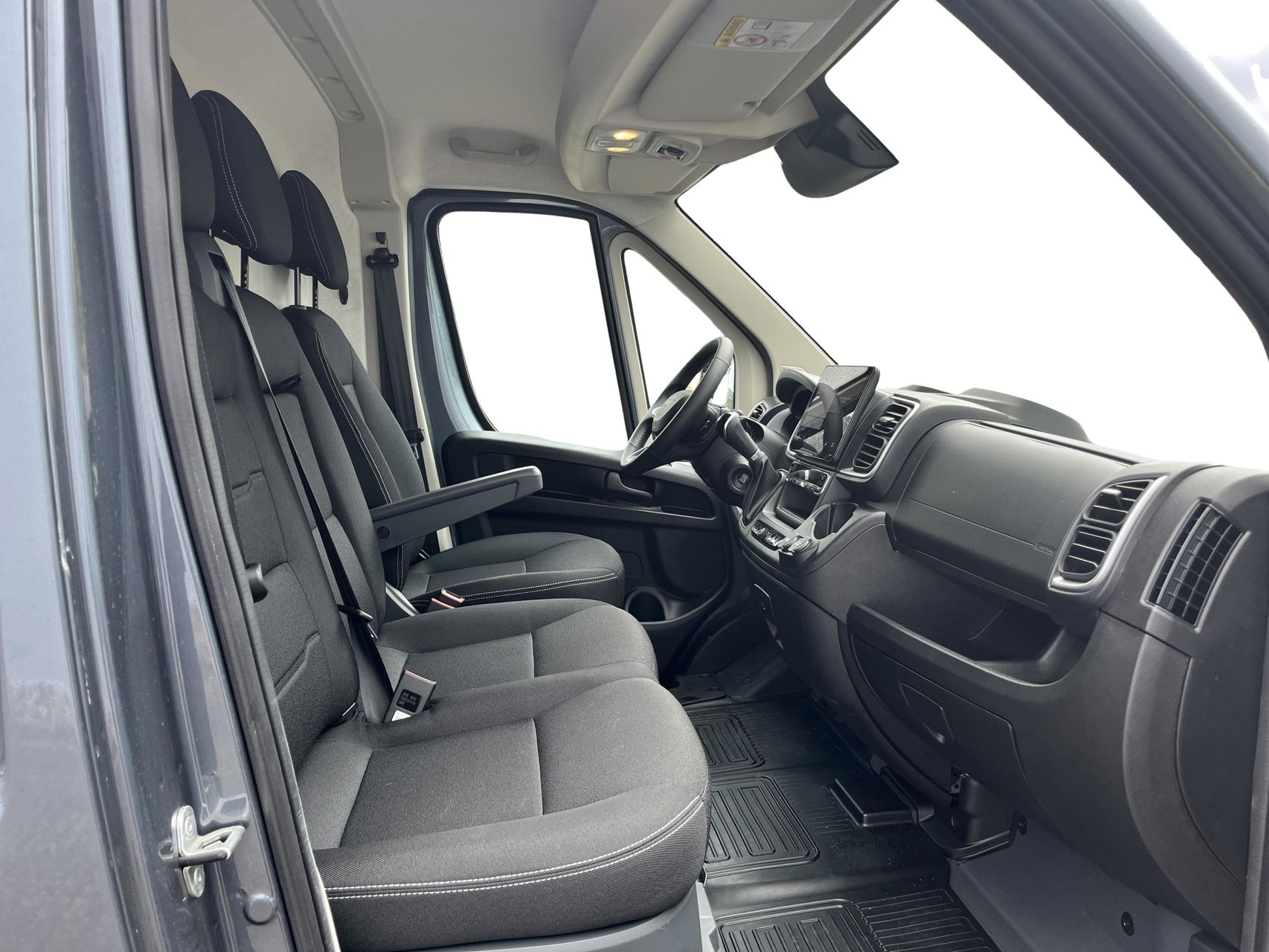Billede af Toyota Proace Max Medium 2,2 D Comfort Master To skydedør m. højt tag 140HK Van 8g Aut.