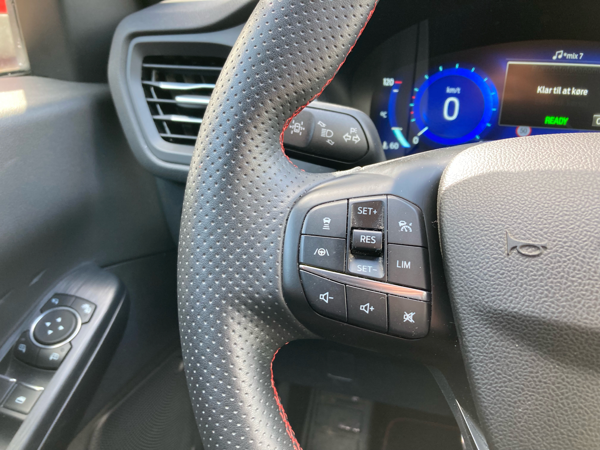 Billede af Ford Kuga 2,5 Plugin-hybrid ST-Line X CVT 225HK 5d Trinl. Gear