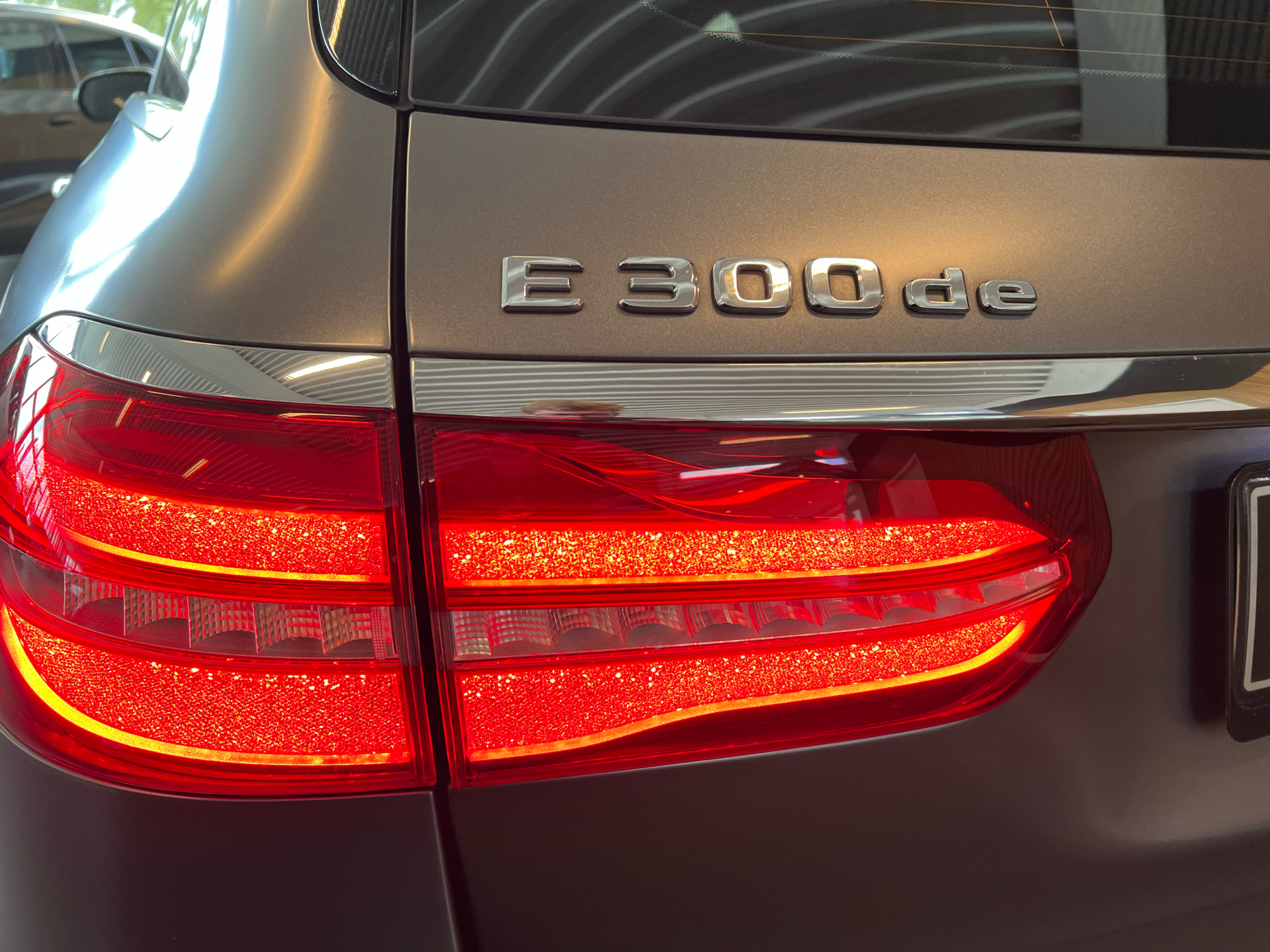 Billede af Mercedes-Benz E300 de T 2,0 Plugin-hybrid 9G-Tronic 316HK Stc Aut.