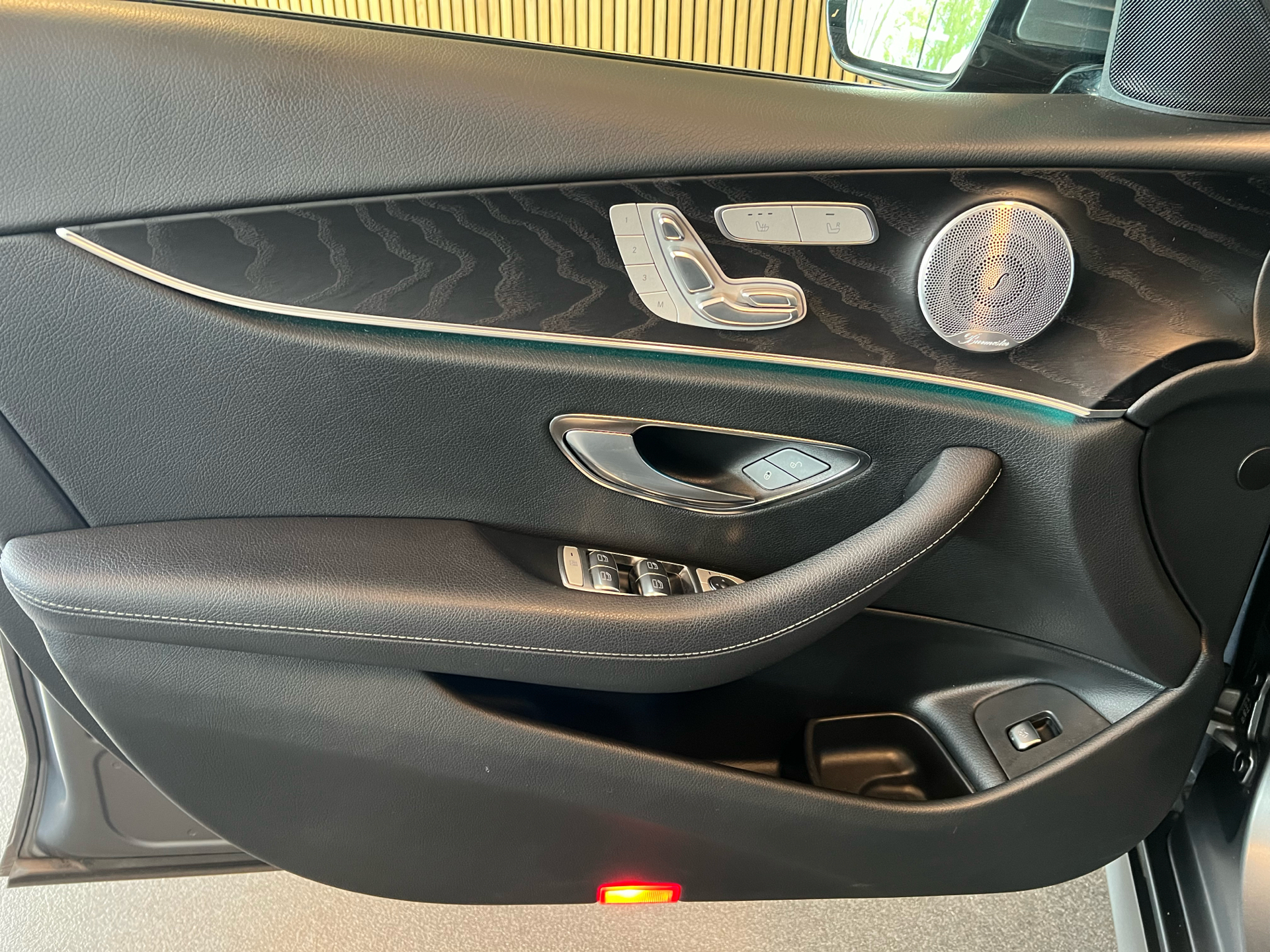 Billede af Mercedes-Benz E300 de T 2,0 Plugin-hybrid 9G-Tronic 316HK Stc Aut.