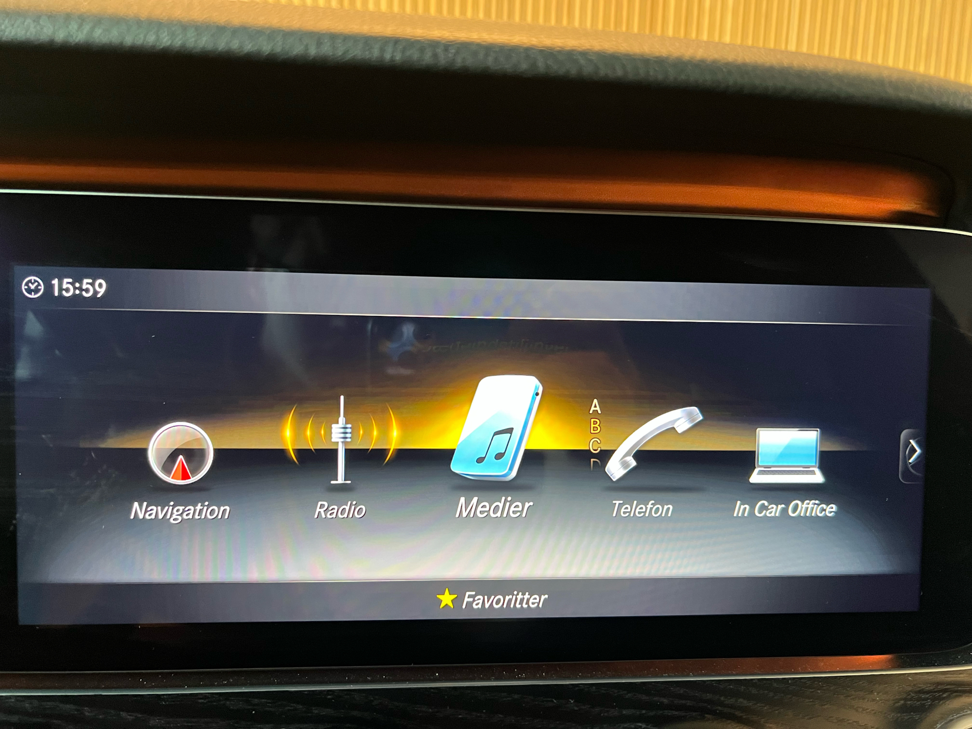Billede af Mercedes-Benz E300 de T 2,0 Plugin-hybrid 9G-Tronic 316HK Stc Aut.