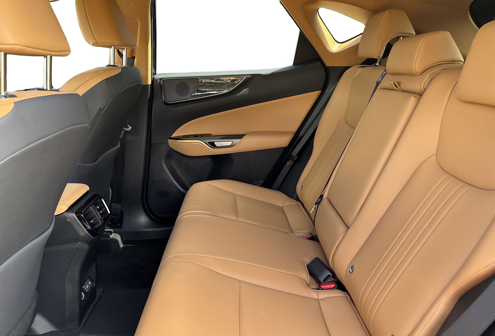 Billede af Lexus NX 450h+ 2,5 Plugin-hybrid Business Plus 4WD 309HK 5d Trinl. Gear