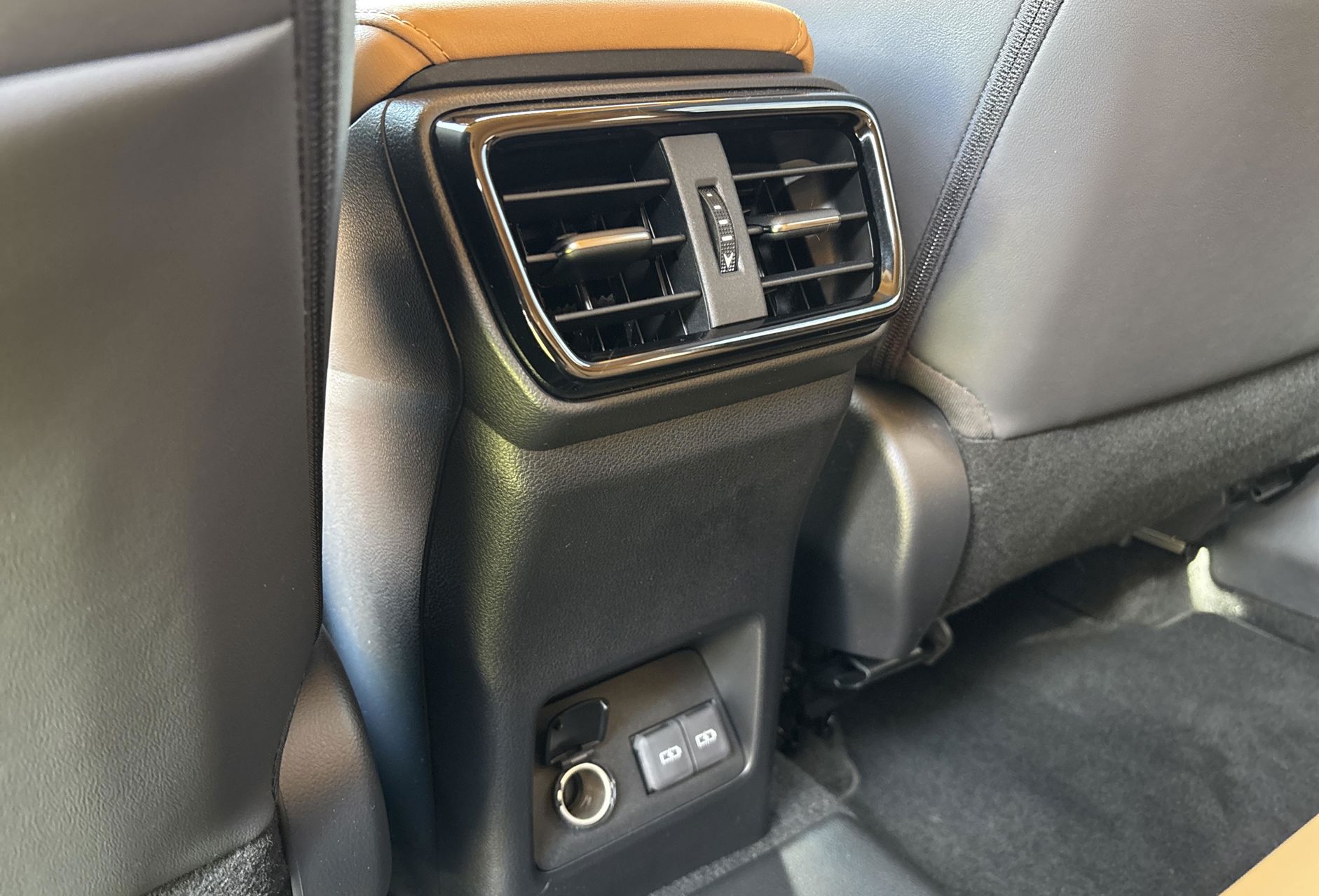 Billede af Lexus NX 450h+ 2,5 Plugin-hybrid Business Plus 4WD 309HK 5d Trinl. Gear