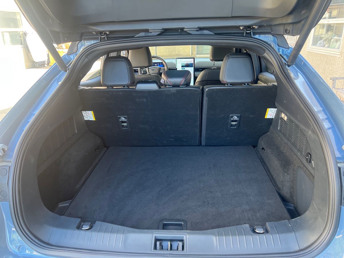 Billede af Ford Mustang Mach-E EL SR Premium AWD 269HK 5d Aut.