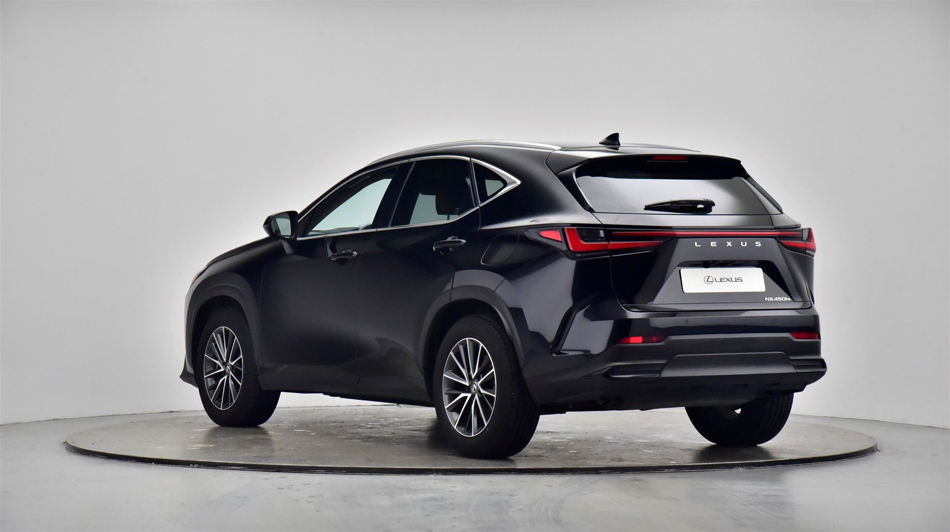 Billede af Lexus NX 450h+ 2,5 Plugin-hybrid Business Plus 4WD 309HK 5d Trinl. Gear