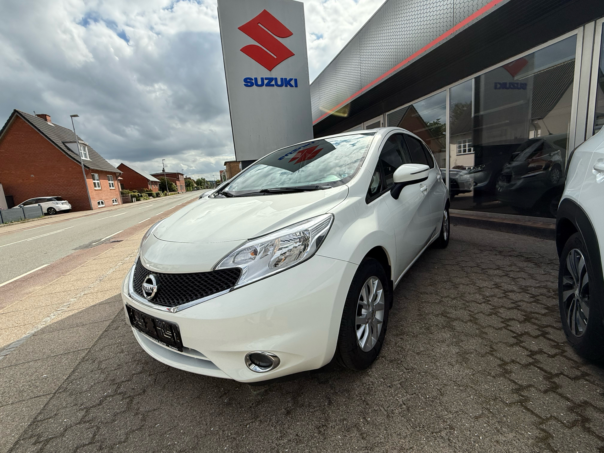 Billede af Nissan Note 1,2 Acenta Family Pack 80HK 5d