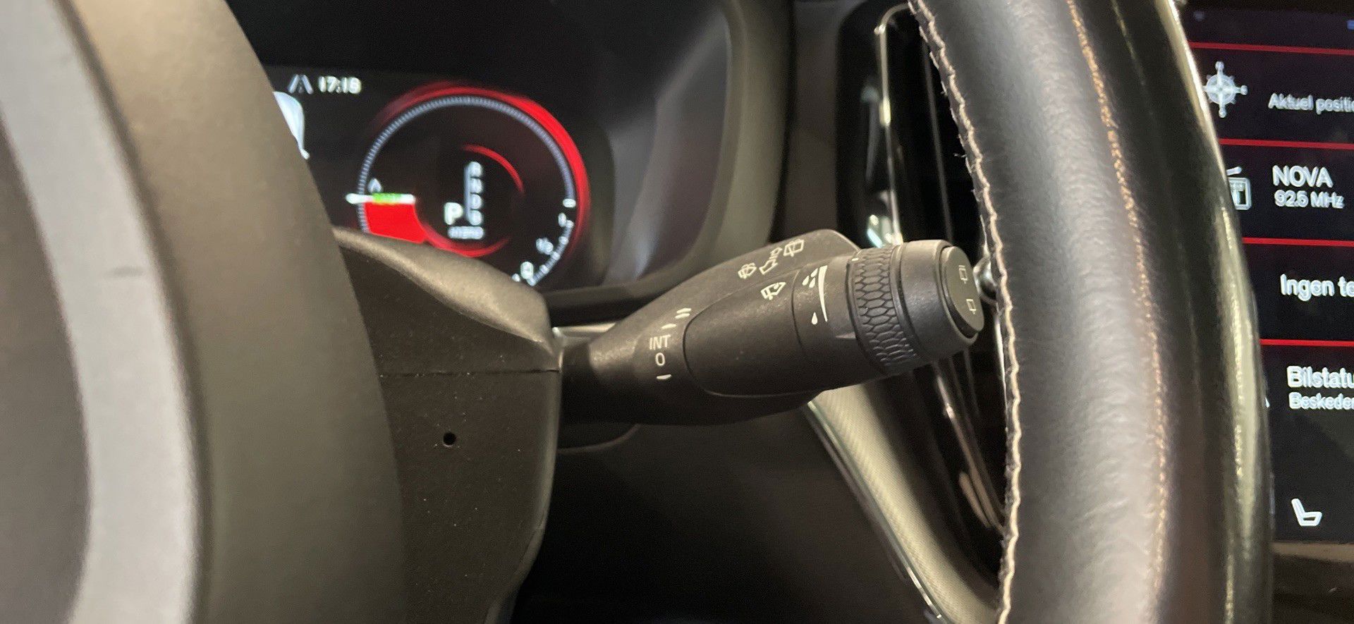 Billede af Volvo XC60 2,0 T8 Twin Engine  Plugin-hybrid R-design AWD 390HK 5d 8g Aut.