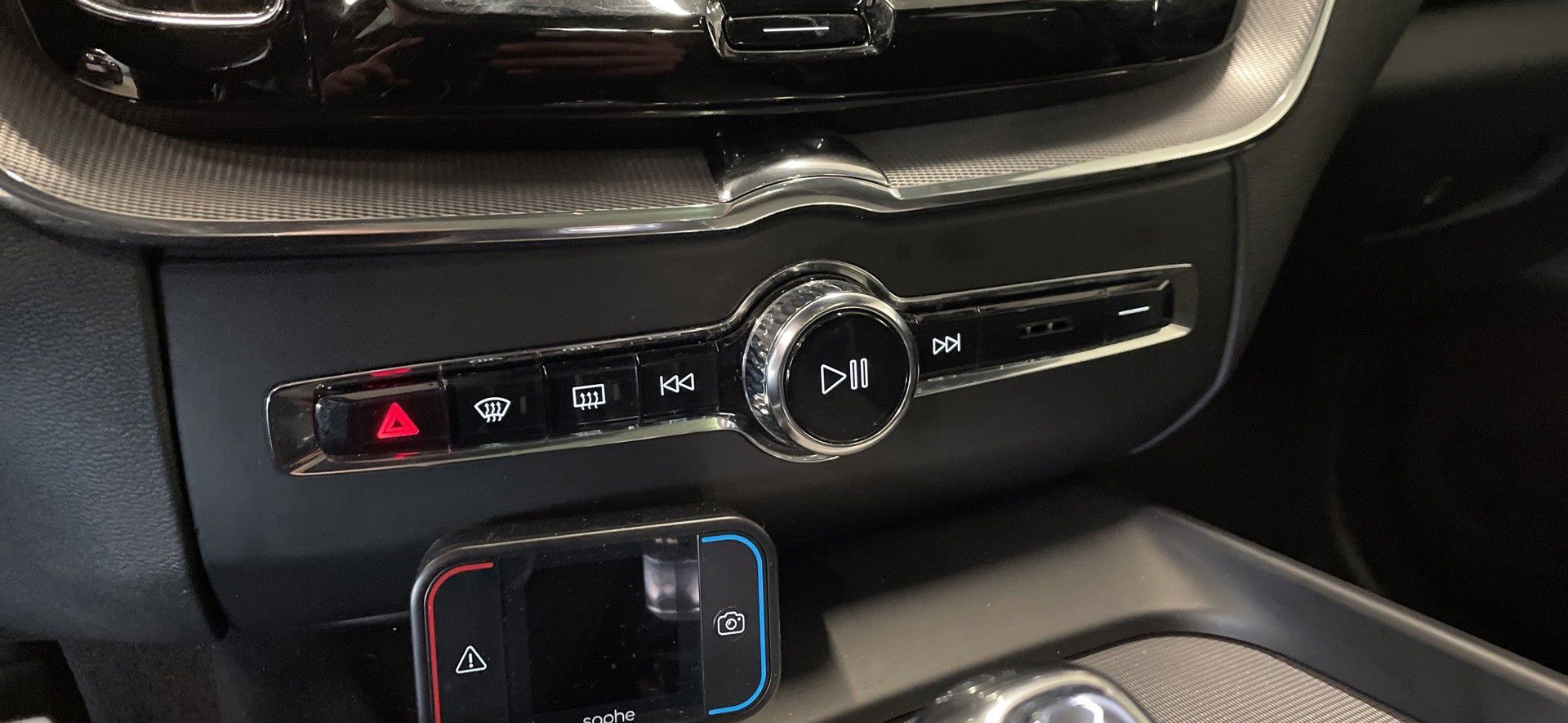 Billede af Volvo XC60 2,0 T8 Twin Engine  Plugin-hybrid R-design AWD 390HK 5d 8g Aut.