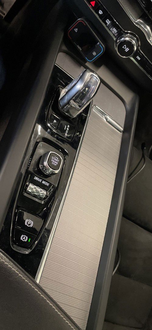 Billede af Volvo XC60 2,0 T8 Twin Engine  Plugin-hybrid R-design AWD 390HK 5d 8g Aut.
