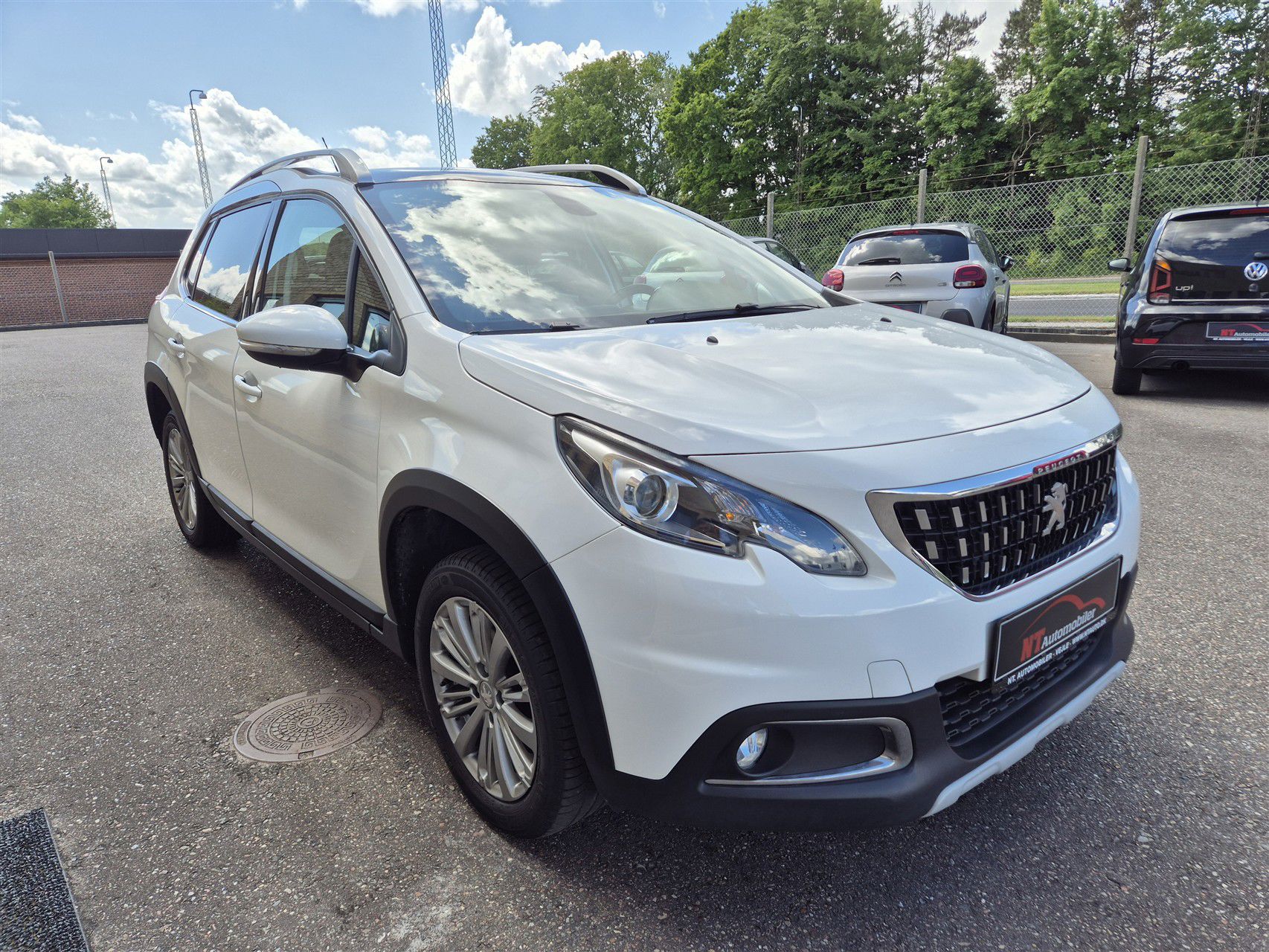 Billede af Peugeot 2008 1,2 e-THP Allure Sky 110HK