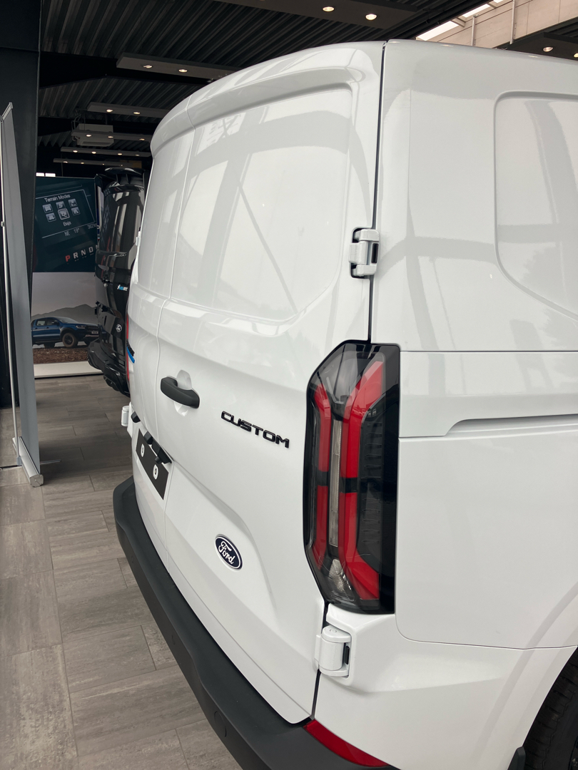 Billede af Ford E-Transit Custom 320 L1H1 EL Trend 136HK Van Aut.