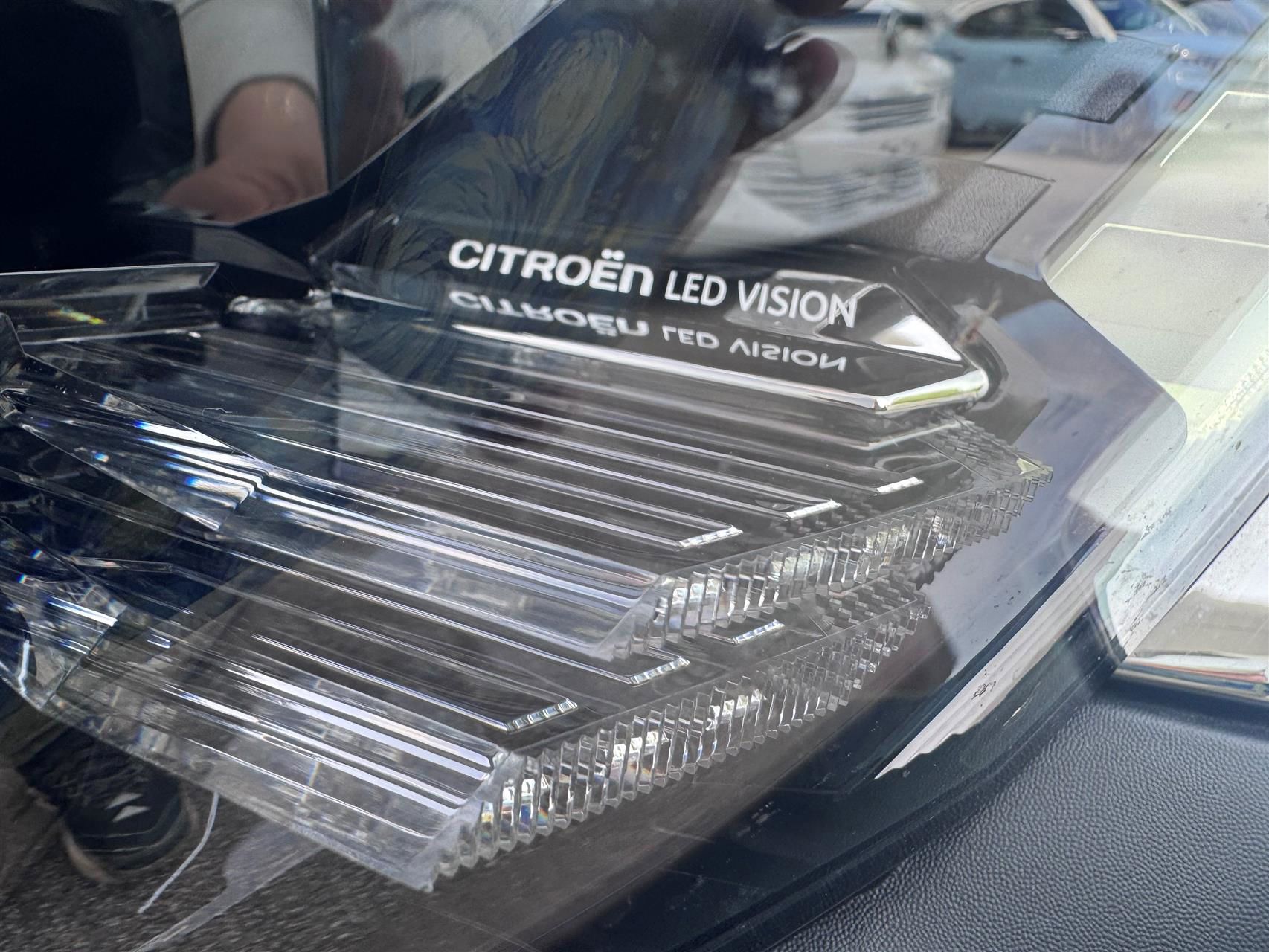 Billede af Citroën C4 1,2 PureTech Chevron Sport EAT8 130HK 5d 8g Aut.