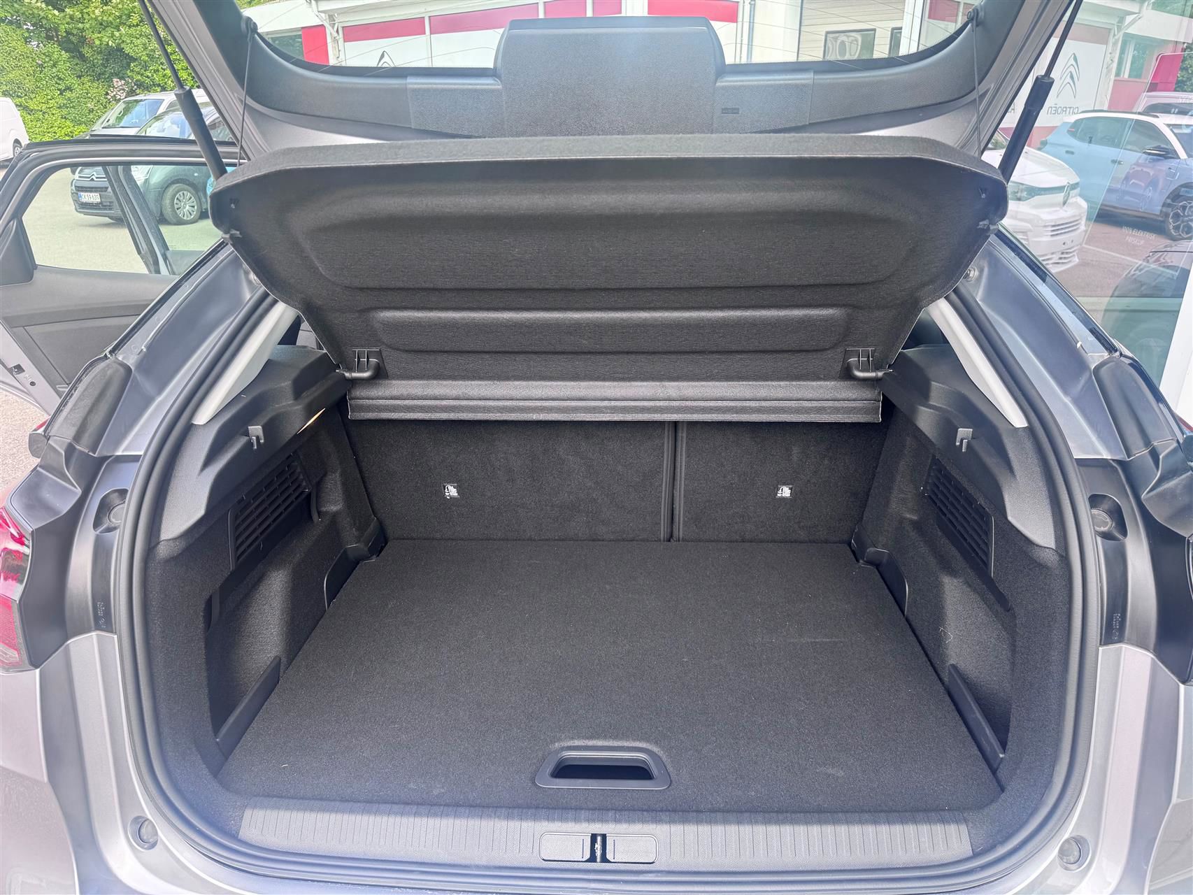 Billede af Citroën C4 1,2 PureTech Chevron Sport EAT8 130HK 5d 8g Aut.