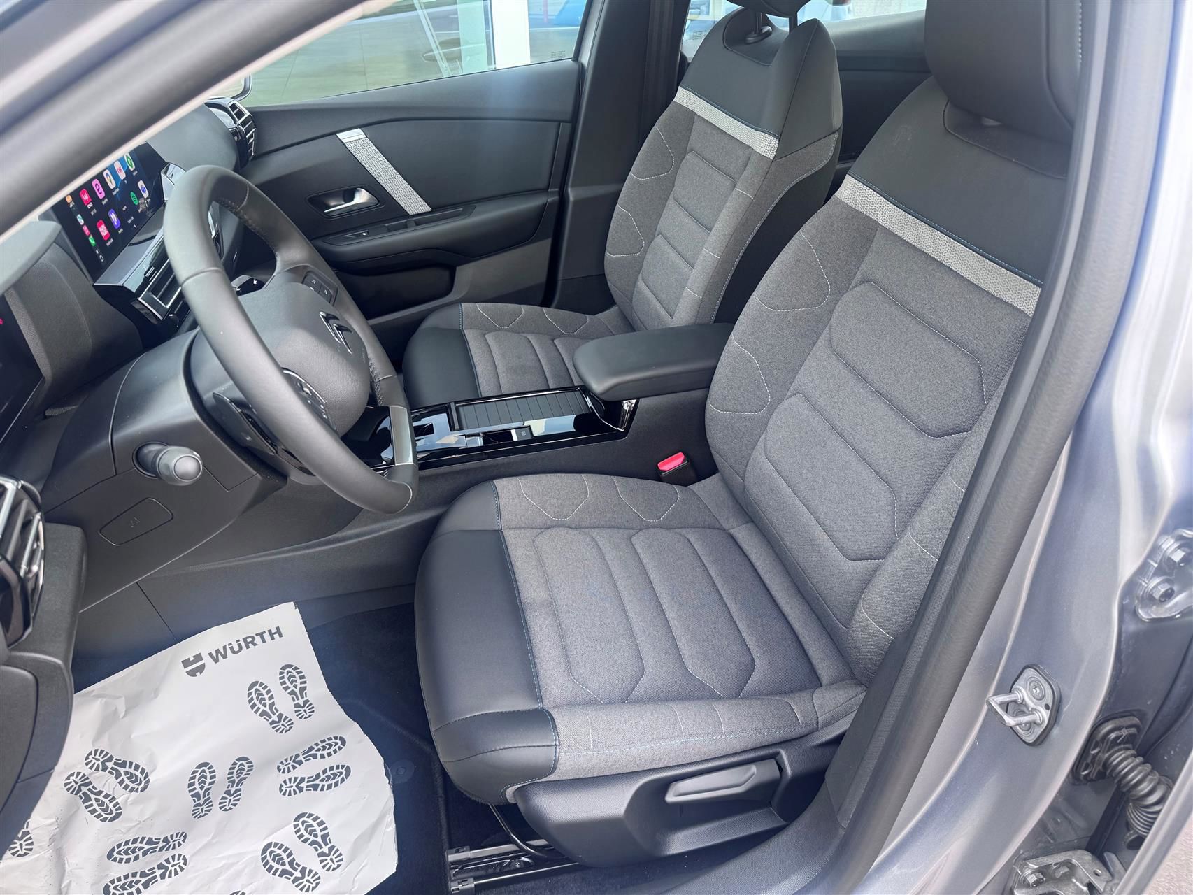 Billede af Citroën C4 1,2 PureTech Chevron Sport EAT8 130HK 5d 8g Aut.
