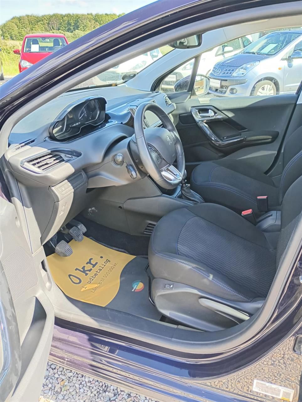 Billede af Peugeot 208 1,5 BlueHDi Signature Sky 100HK 5d