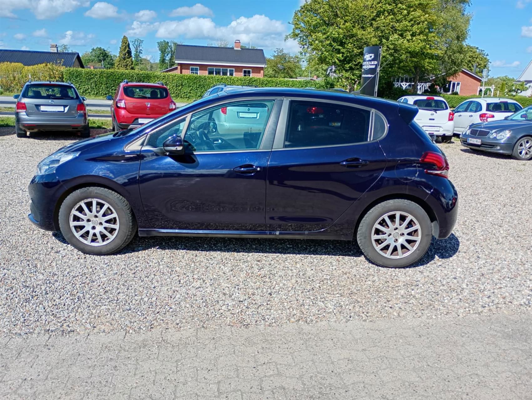 Billede af Peugeot 208 1,5 BlueHDi Signature Sky 100HK 5d