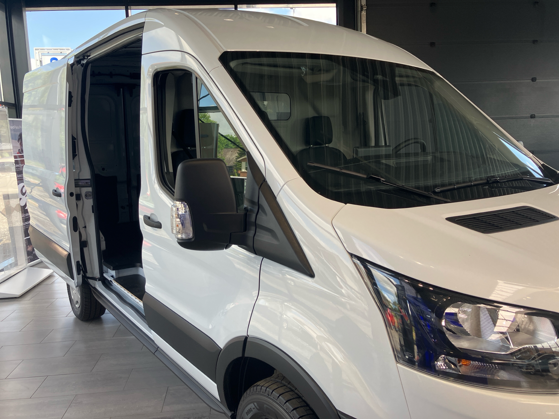 Billede af Ford E-Transit 350 L2H2 EL Trend RWD 269HK Van Aut.