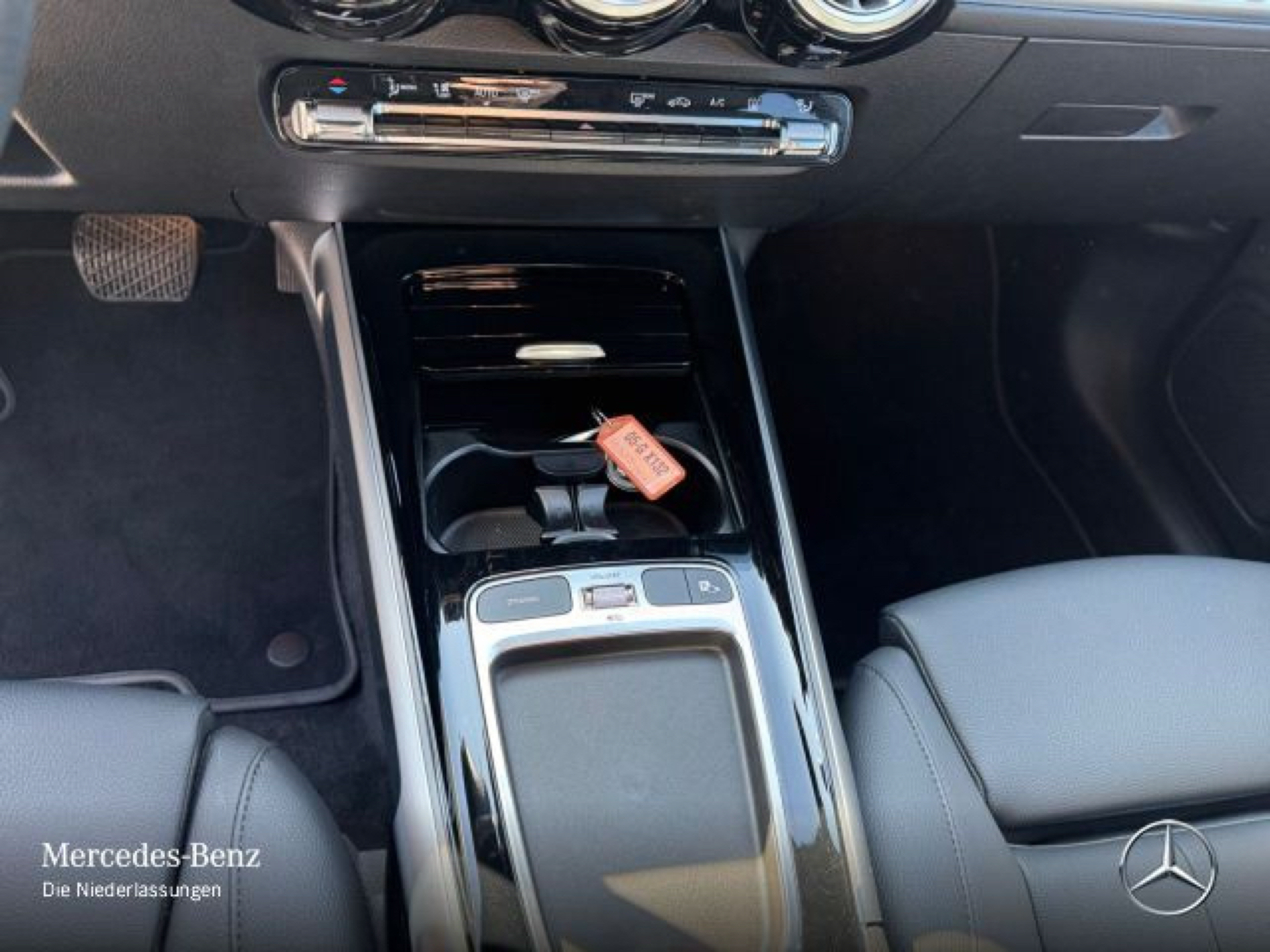 Billede af Mercedes-Benz EQB 250+ EL Progressive 7 pers. 190HK 5d Aut.