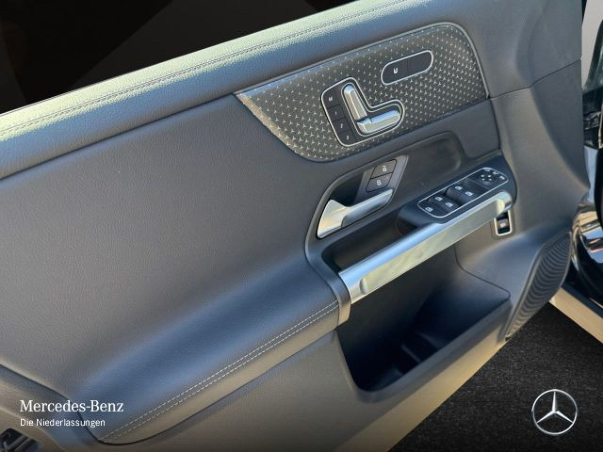 Billede af Mercedes-Benz EQB 250+ EL Progressive 7 pers. 190HK 5d Aut.