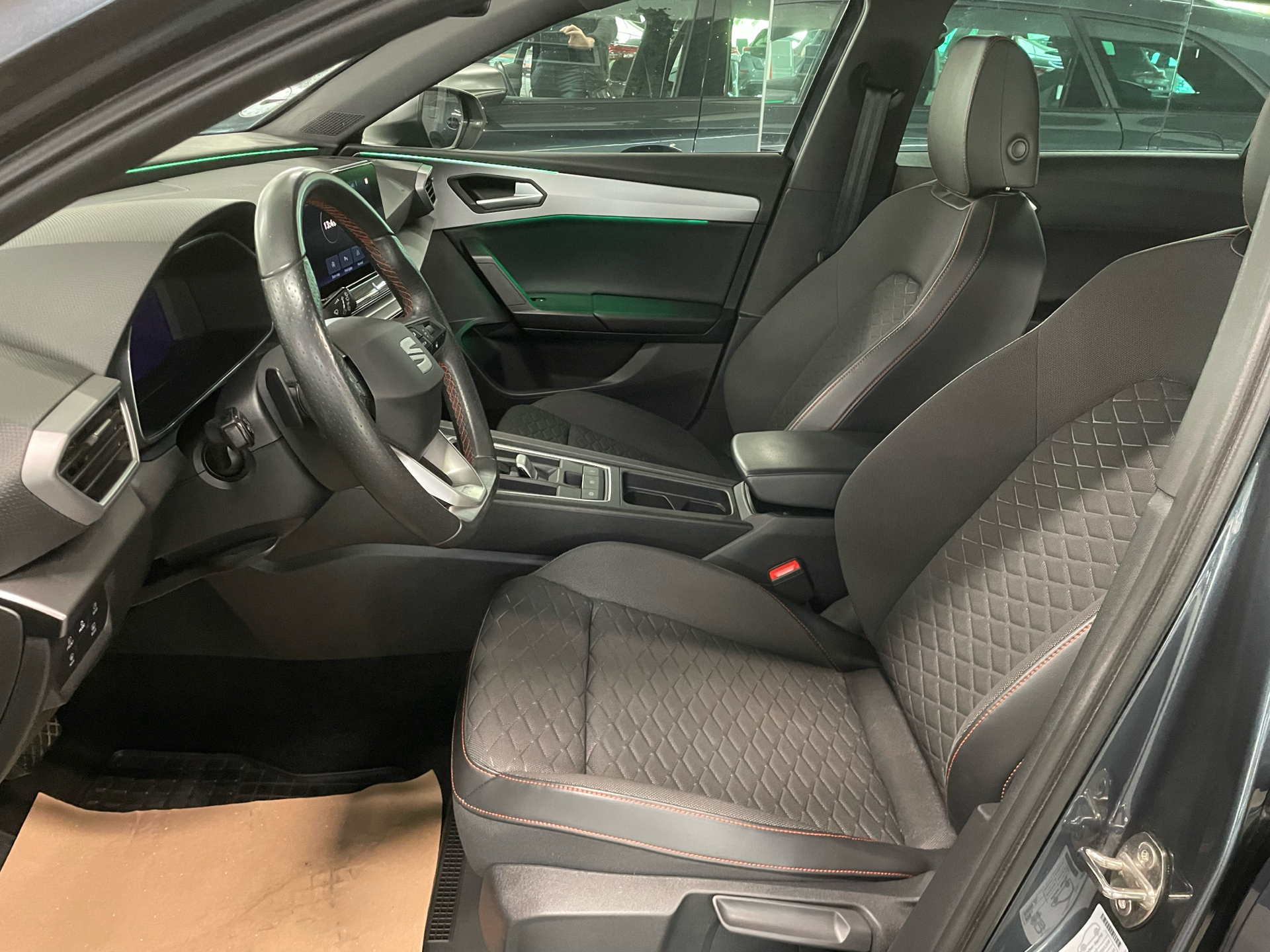 Billede af Seat Leon Sportstourer 1,5 e-TSI  Mild hybrid FR DSG 150HK Stc 7g Aut.