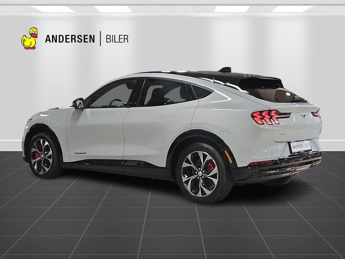 Billede af Ford Mustang Mach-E EL UR Premium AWD 351HK 5d Aut.