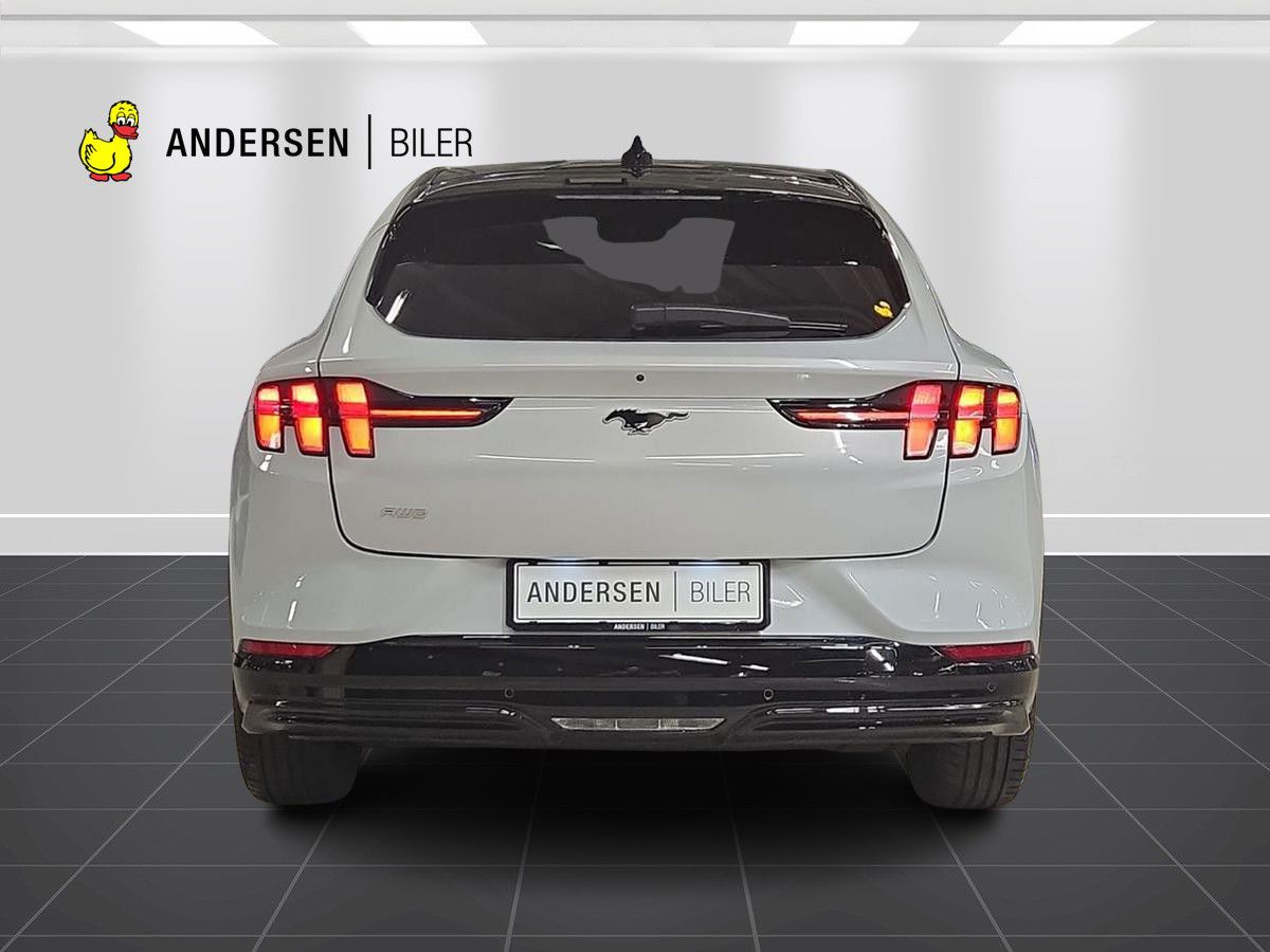 Billede af Ford Mustang Mach-E EL UR Premium AWD 351HK 5d Aut.
