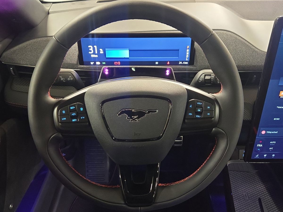 Billede af Ford Mustang Mach-E EL UR Premium AWD 351HK 5d Aut.