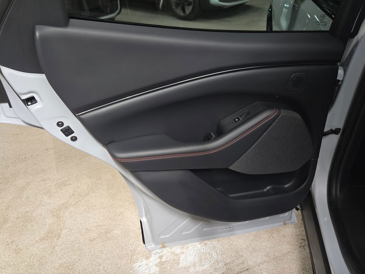 Billede af Ford Mustang Mach-E EL UR Premium AWD 351HK 5d Aut.