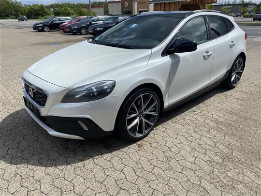 Volvo V40 Cross Country 2,0 T4 Momentum AWD 190HK 5d 8g Aut.