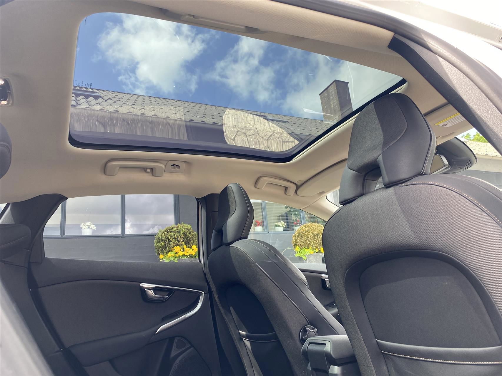 Billede af Volvo V40 Cross Country 2,0 T4 Momentum AWD 190HK 5d 8g Aut.