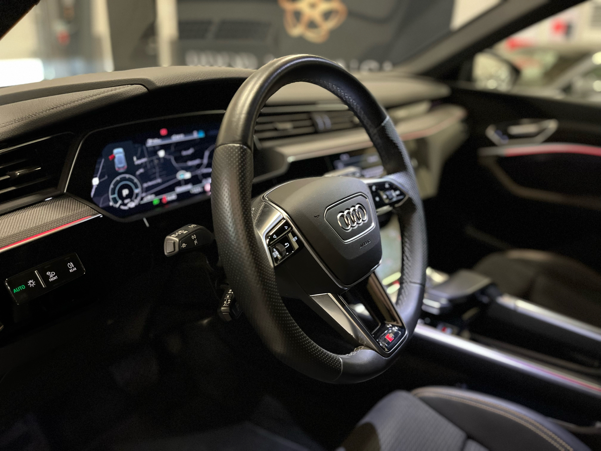Billede af Audi E-tron 55 Black Edition Quattro 408HK 5d Aut. 