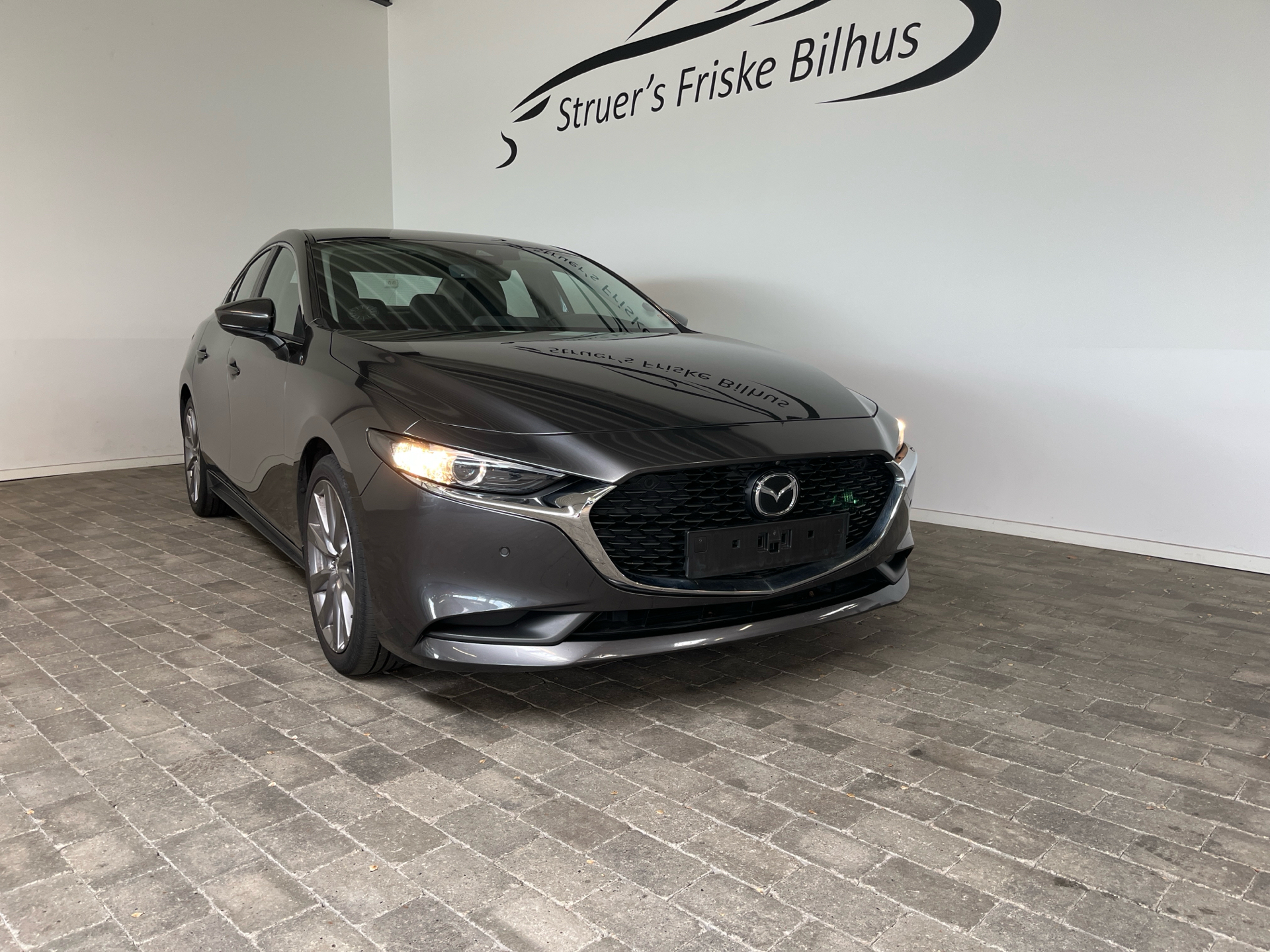 Billede af Mazda 3 2,0 Skyactiv-G  Mild hybrid Cosmo 122HK 6g Aut.