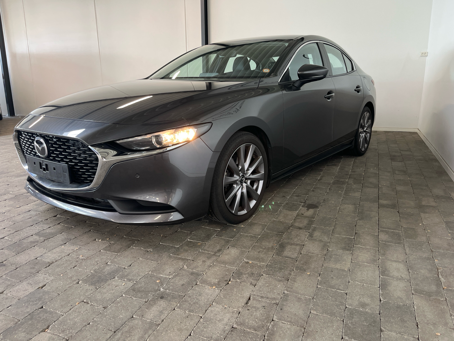 Billede af Mazda 3 2,0 Skyactiv-G  Mild hybrid Cosmo 122HK 6g Aut.