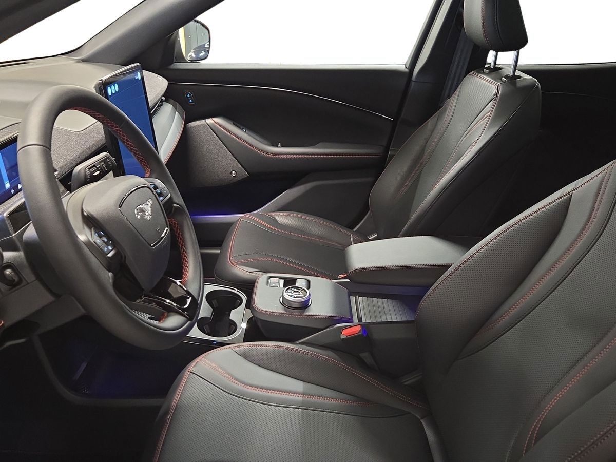 Billede af Ford Mustang Mach-E EL UR Premium AWD 351HK 5d Aut.