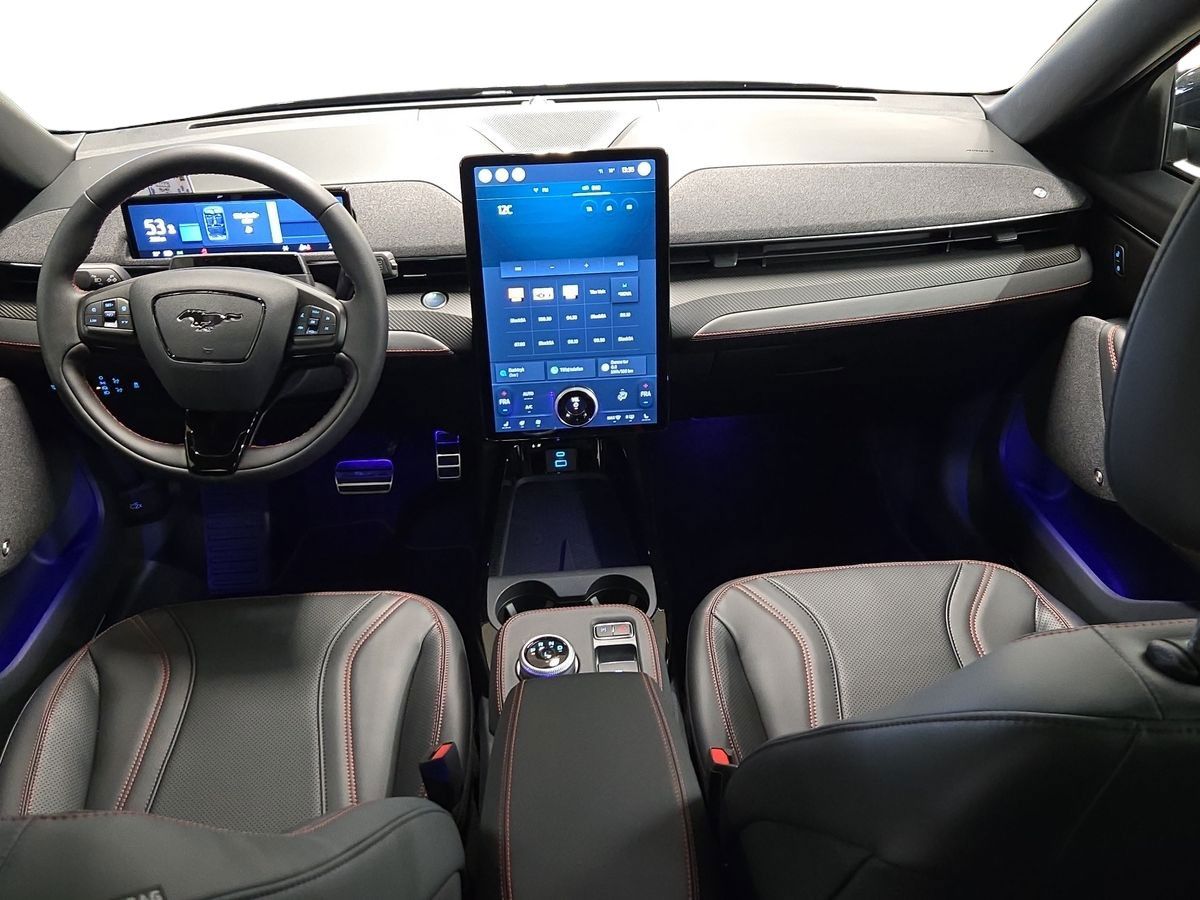 Billede af Ford Mustang Mach-E EL UR Premium AWD 351HK 5d Aut.