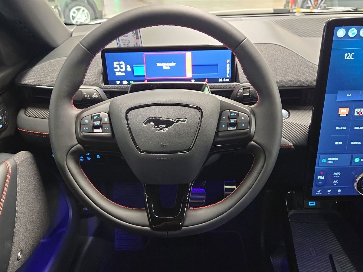 Billede af Ford Mustang Mach-E EL UR Premium AWD 351HK 5d Aut.