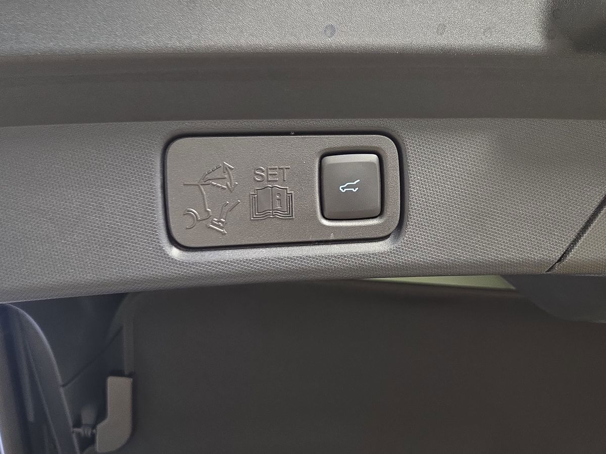 Billede af Ford Mustang Mach-E EL UR Premium AWD 351HK 5d Aut.