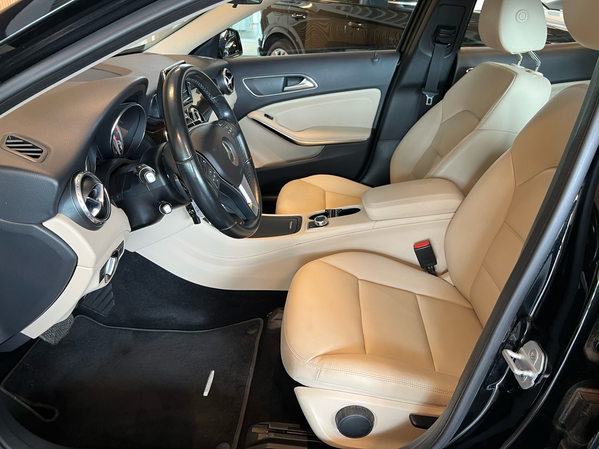 Billede af Mercedes-Benz GLA220 d 2,1 CDI 4Matic 7G-DCT 170HK 5d 7g Aut.