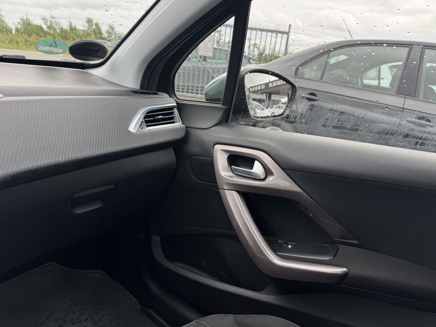 Billede af Peugeot 2008 1,2 VTi Active 82HK