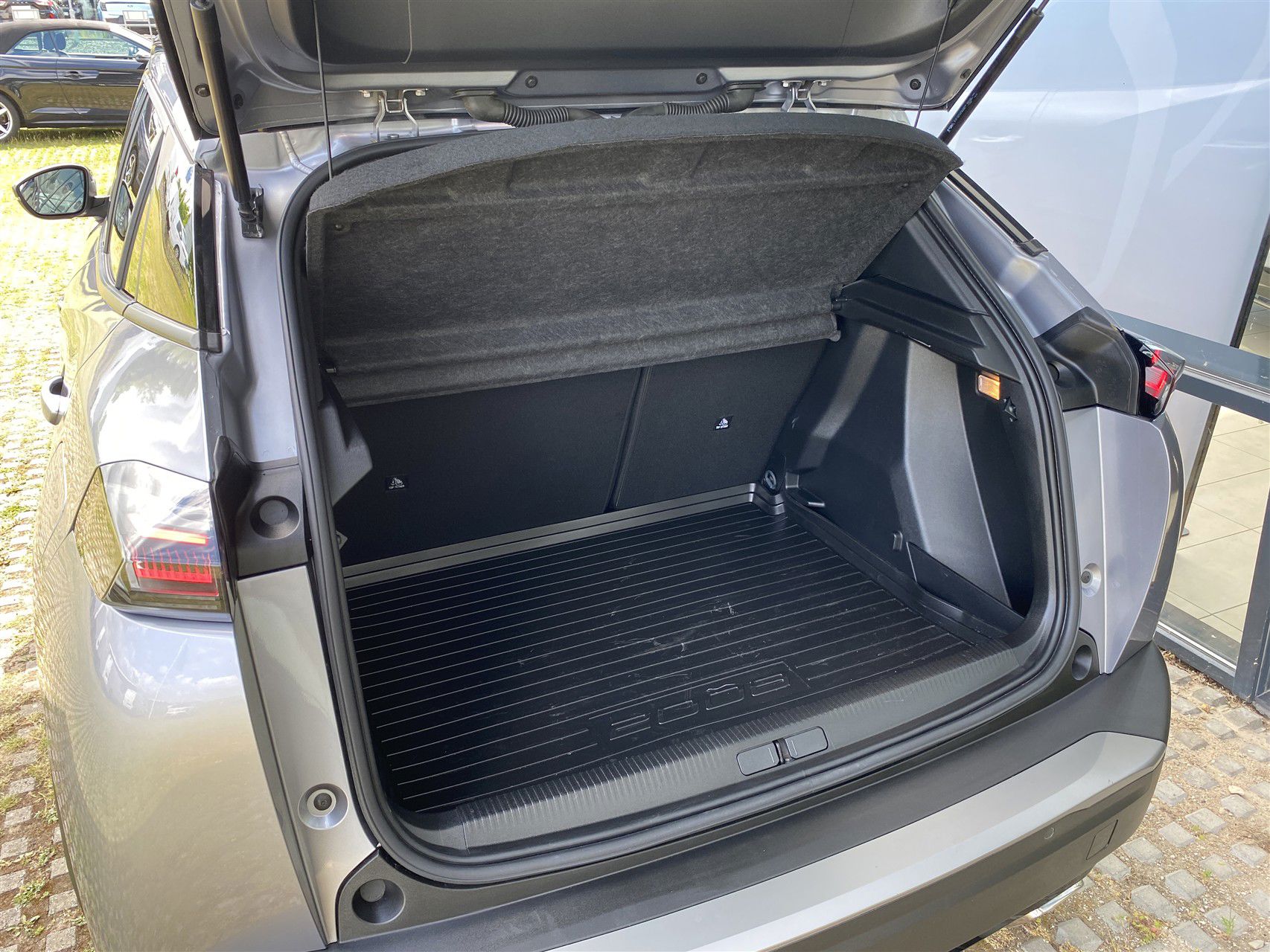 Billede af Peugeot 2008 1,2 PureTech Allure EAT8 130HK 5d 8g Aut.