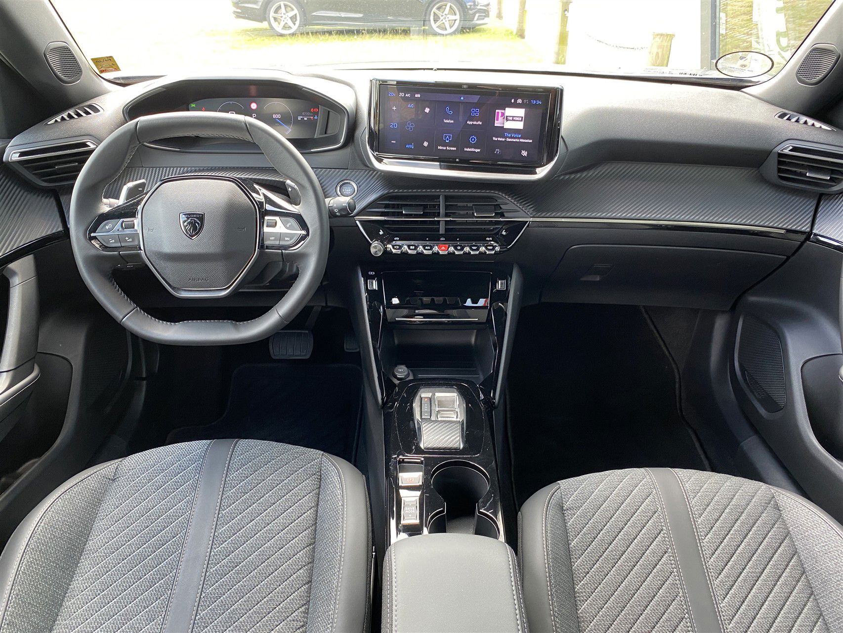 Billede af Peugeot 2008 1,2 PureTech Allure EAT8 130HK 5d 8g Aut.