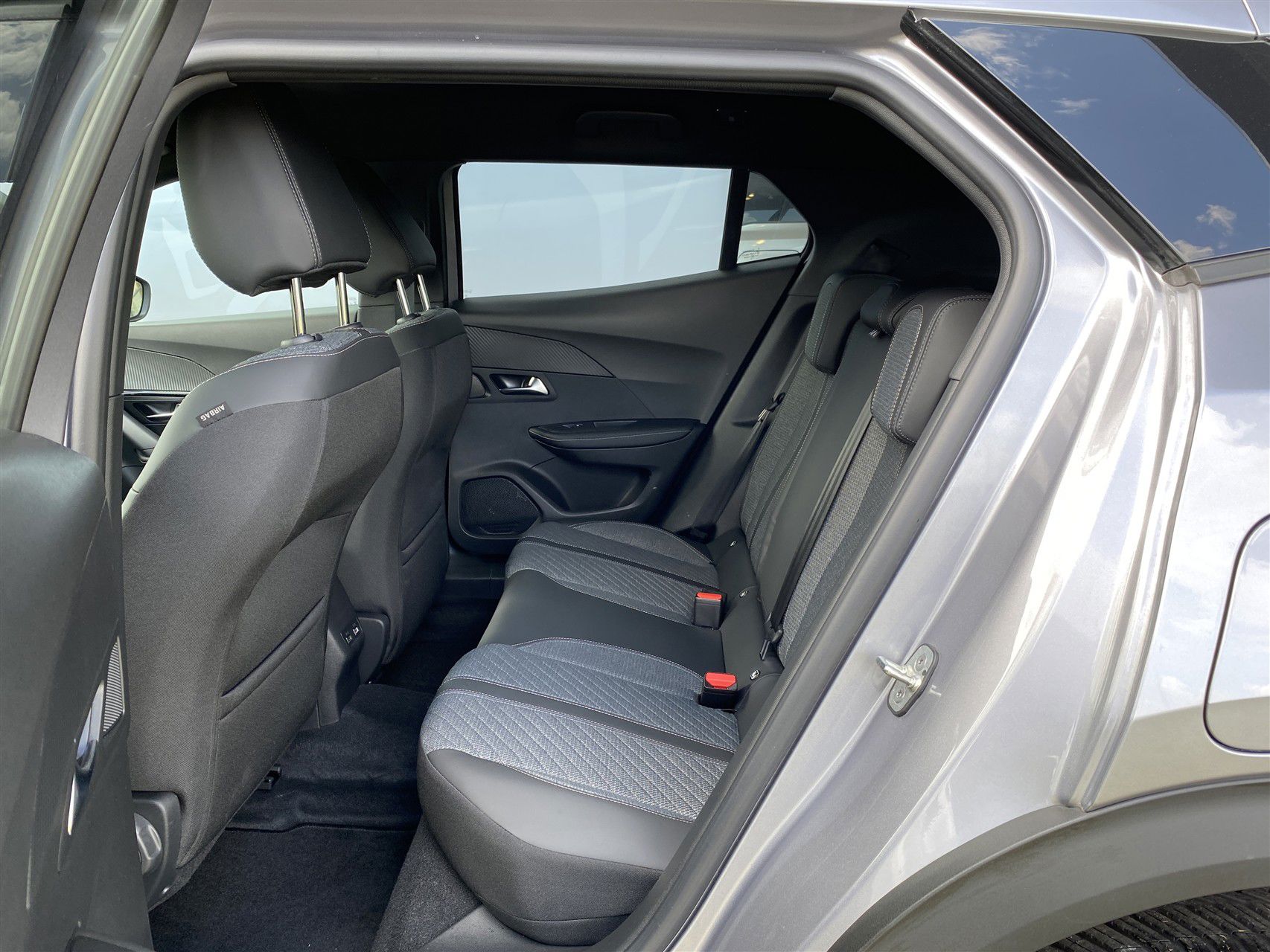 Billede af Peugeot 2008 1,2 PureTech Allure EAT8 130HK 5d 8g Aut.