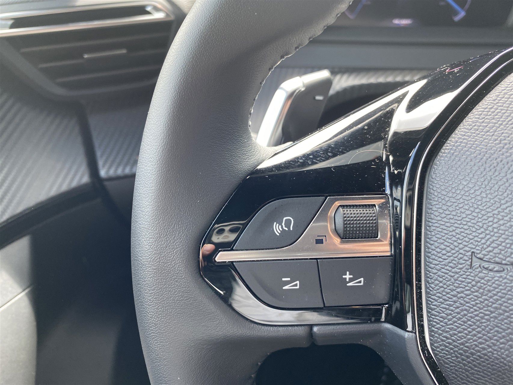 Billede af Peugeot 2008 1,2 PureTech Allure EAT8 130HK 5d 8g Aut.