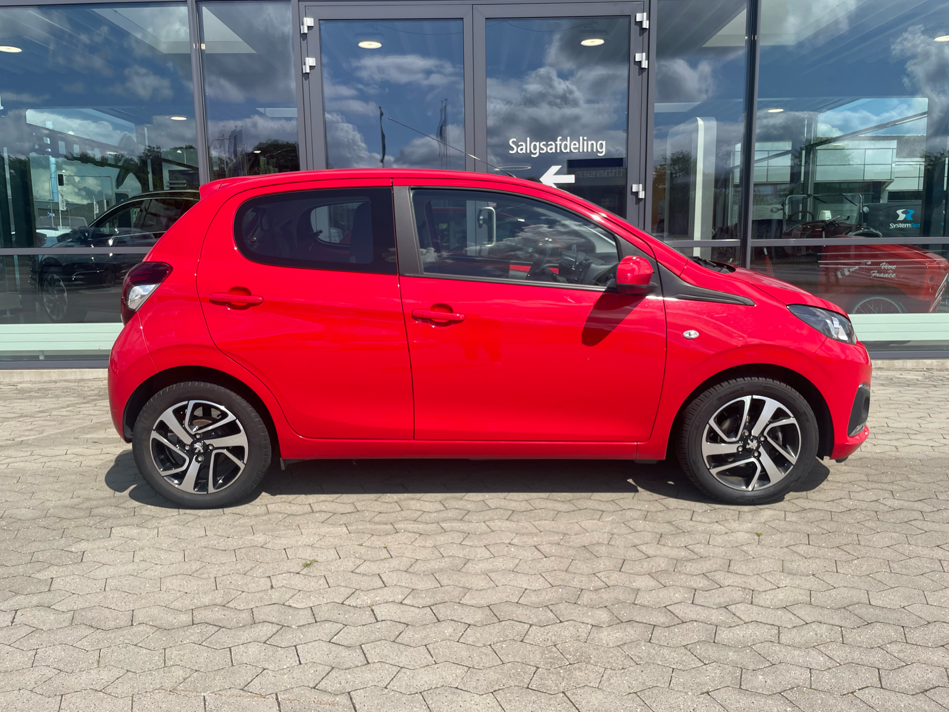 Billede af Peugeot 108 1,0 e-Vti More+ 69HK 5d