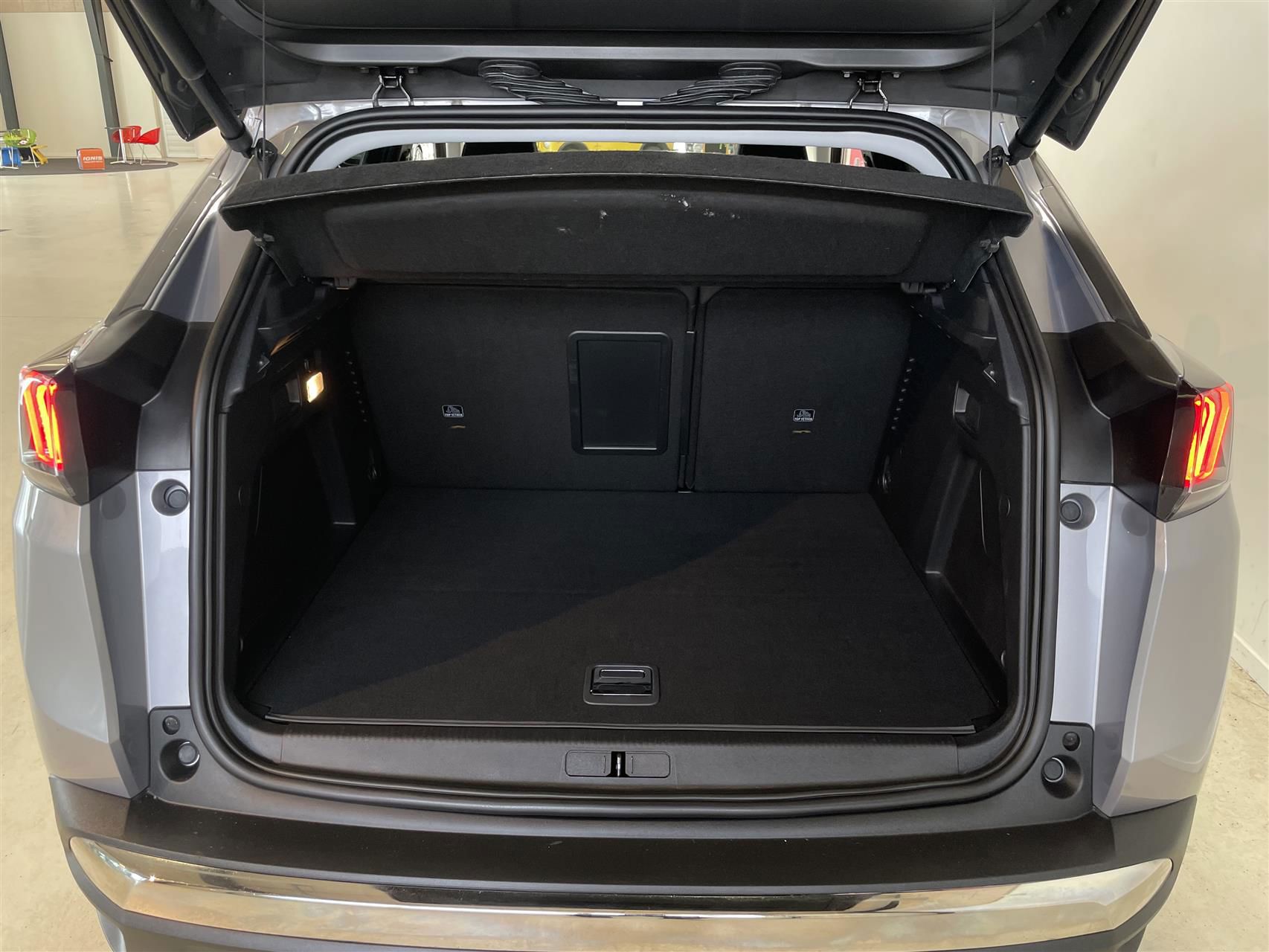 Billede af Peugeot 3008 1,6 PureTech  Plugin-hybrid Selection Sport LTD EAT8 225HK 5d 8g Aut.