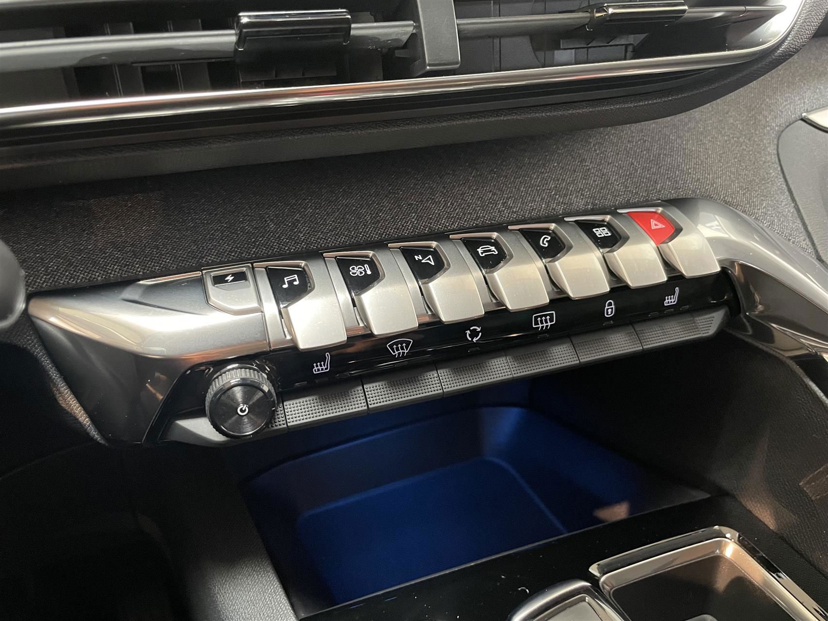 Billede af Peugeot 3008 1,6 PureTech  Plugin-hybrid Selection Sport LTD EAT8 225HK 5d 8g Aut.