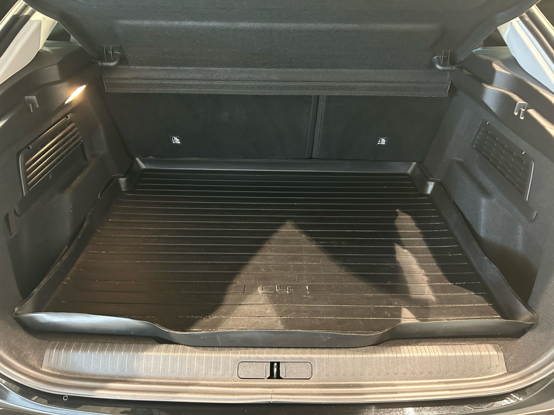 Billede af Citroën C4 1,2 PureTech Shine Ltd. EAT8 130HK 5d 8g Aut.