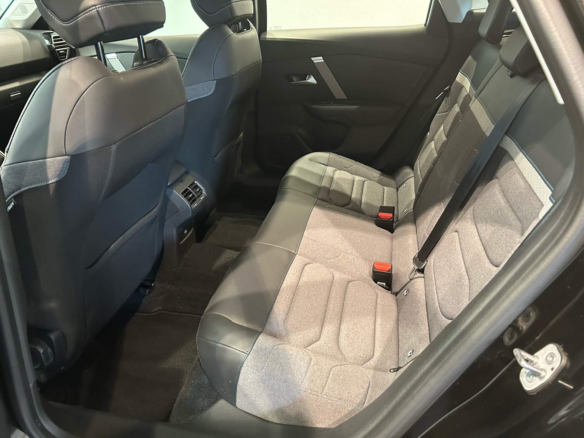 Billede af Citroën C4 1,2 PureTech Shine Ltd. EAT8 130HK 5d 8g Aut.