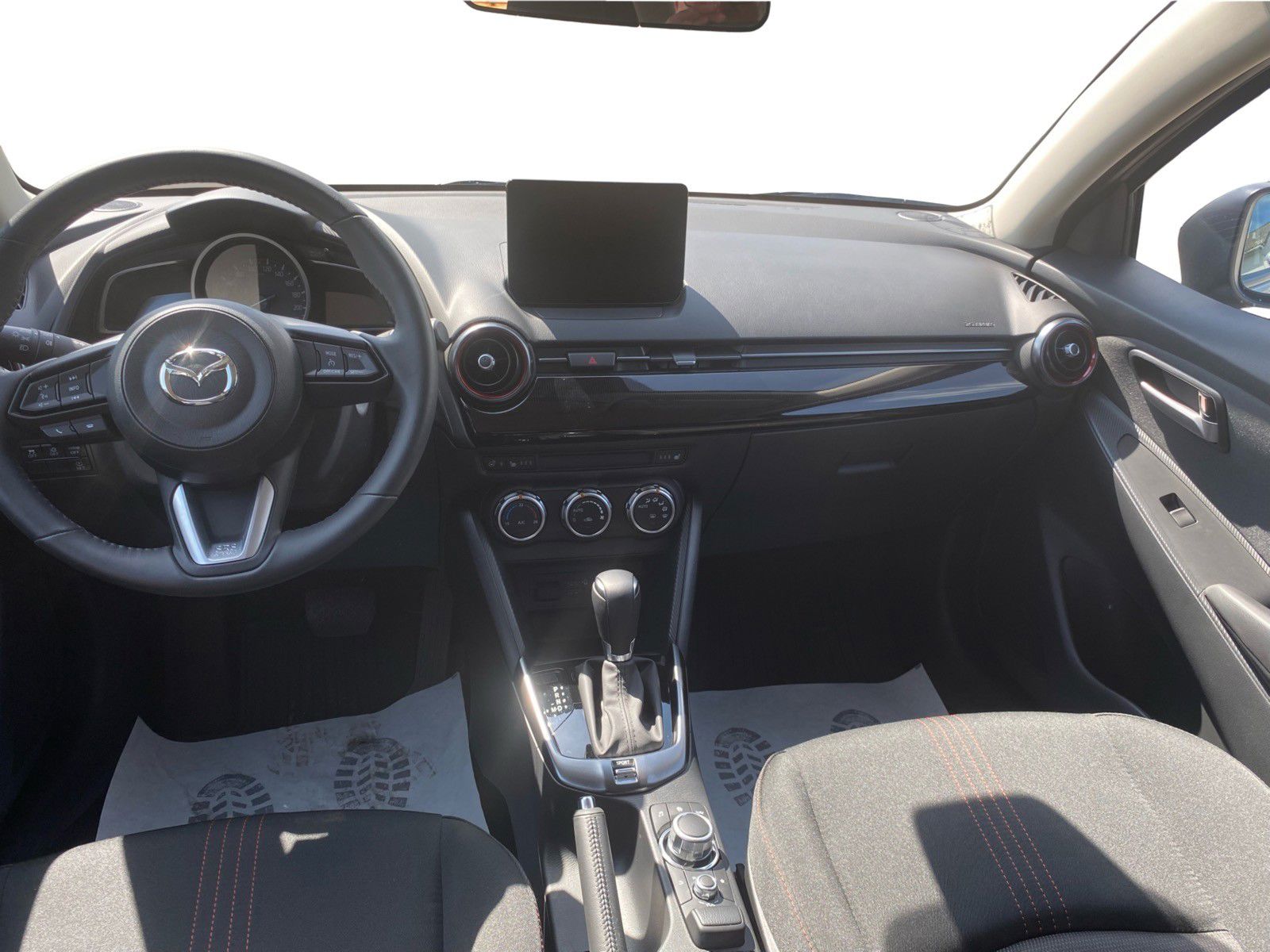 Billede af Mazda 2 1,5 Skyactiv-G Homura 90HK 5d 6g Aut.