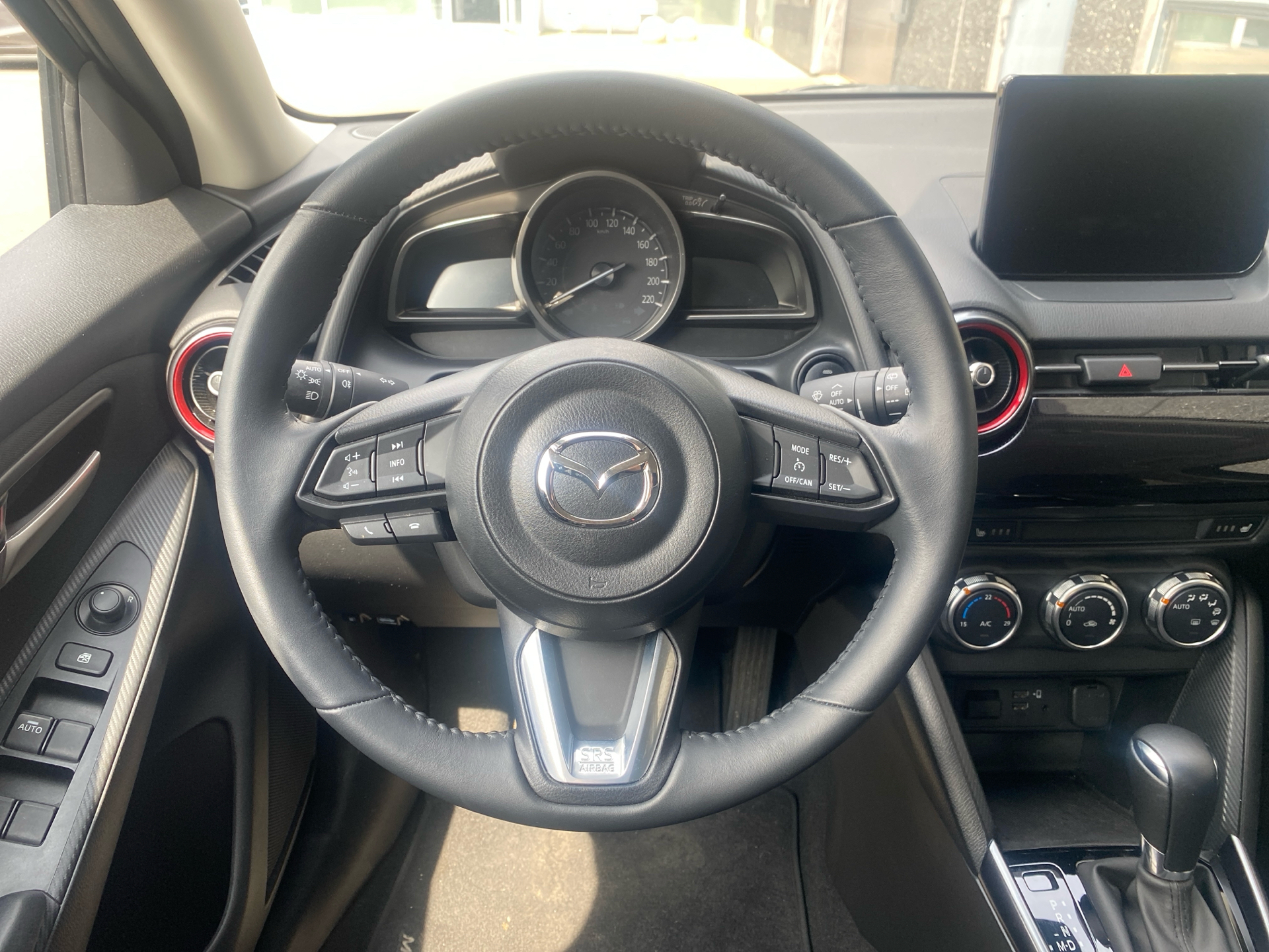 Billede af Mazda 2 1,5 Skyactiv-G Homura 90HK 5d 6g Aut.